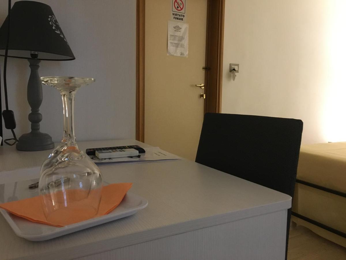 B&B Liberty 900 Catania-Fontanarossai nemzetközi repülőtér Kültér fotó