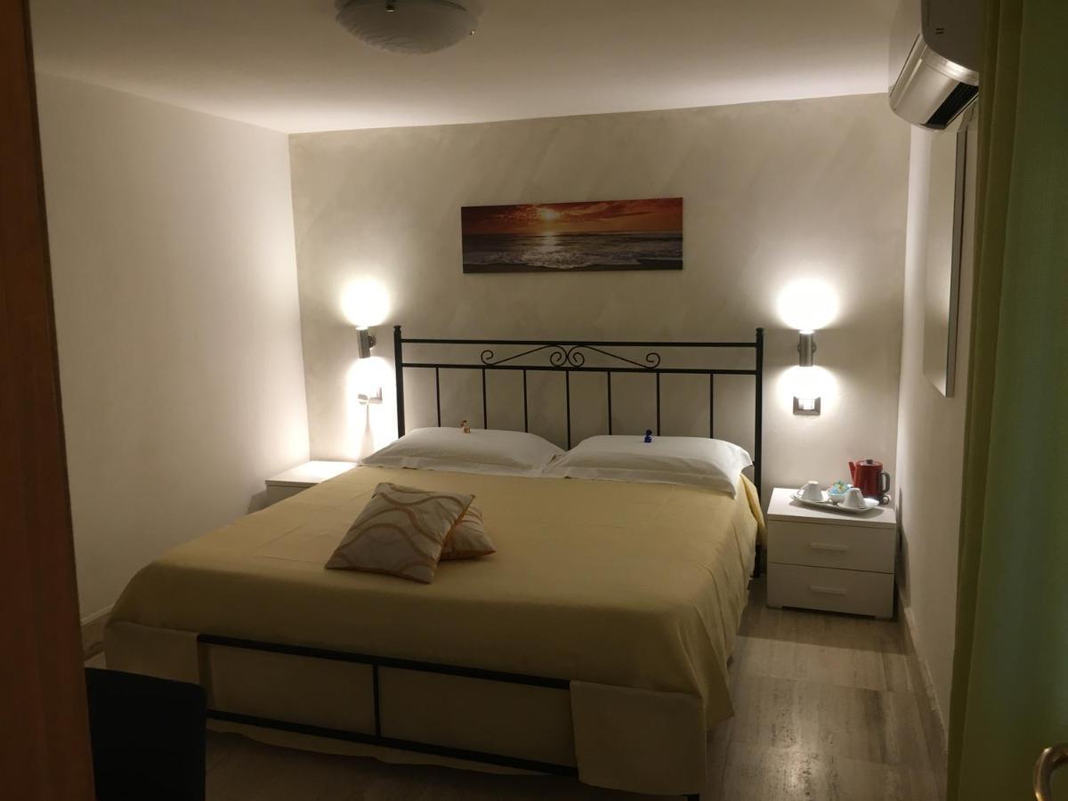 B&B Liberty 900 Catania-Fontanarossai nemzetközi repülőtér Kültér fotó