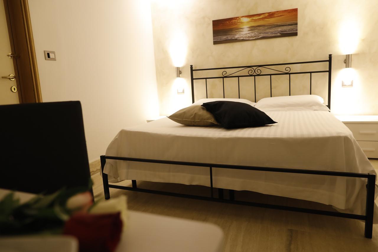 B&B Liberty 900 Catania-Fontanarossai nemzetközi repülőtér Kültér fotó