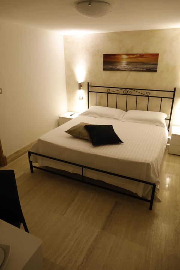 B&B Liberty 900 Catania-Fontanarossai nemzetközi repülőtér Kültér fotó